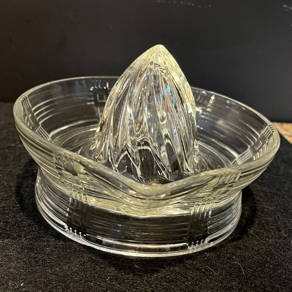 Vintage 1930s Clear Glass Citrus Juicer Lemon Reamer